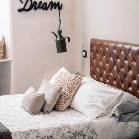 乐5渔村拉斯佩齐亚旅馆 4*