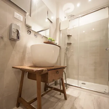 乐5渔村拉斯佩齐亚旅馆