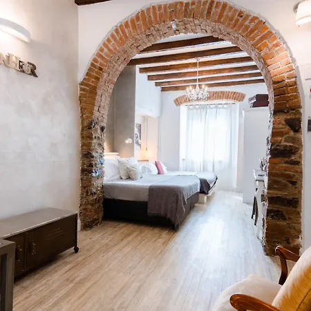 乐5渔村拉斯佩齐亚旅馆 4*