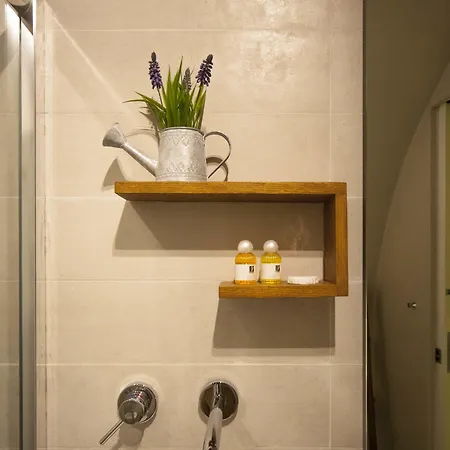 Le 5 Terre Guest house 4*