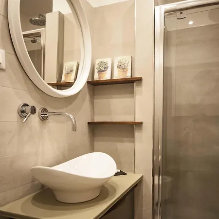 Le 5 Terre Guest house 4*